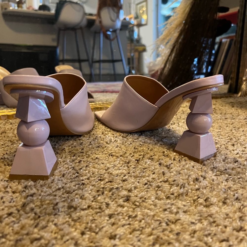 Funky Unique open toed sandal - lilac
